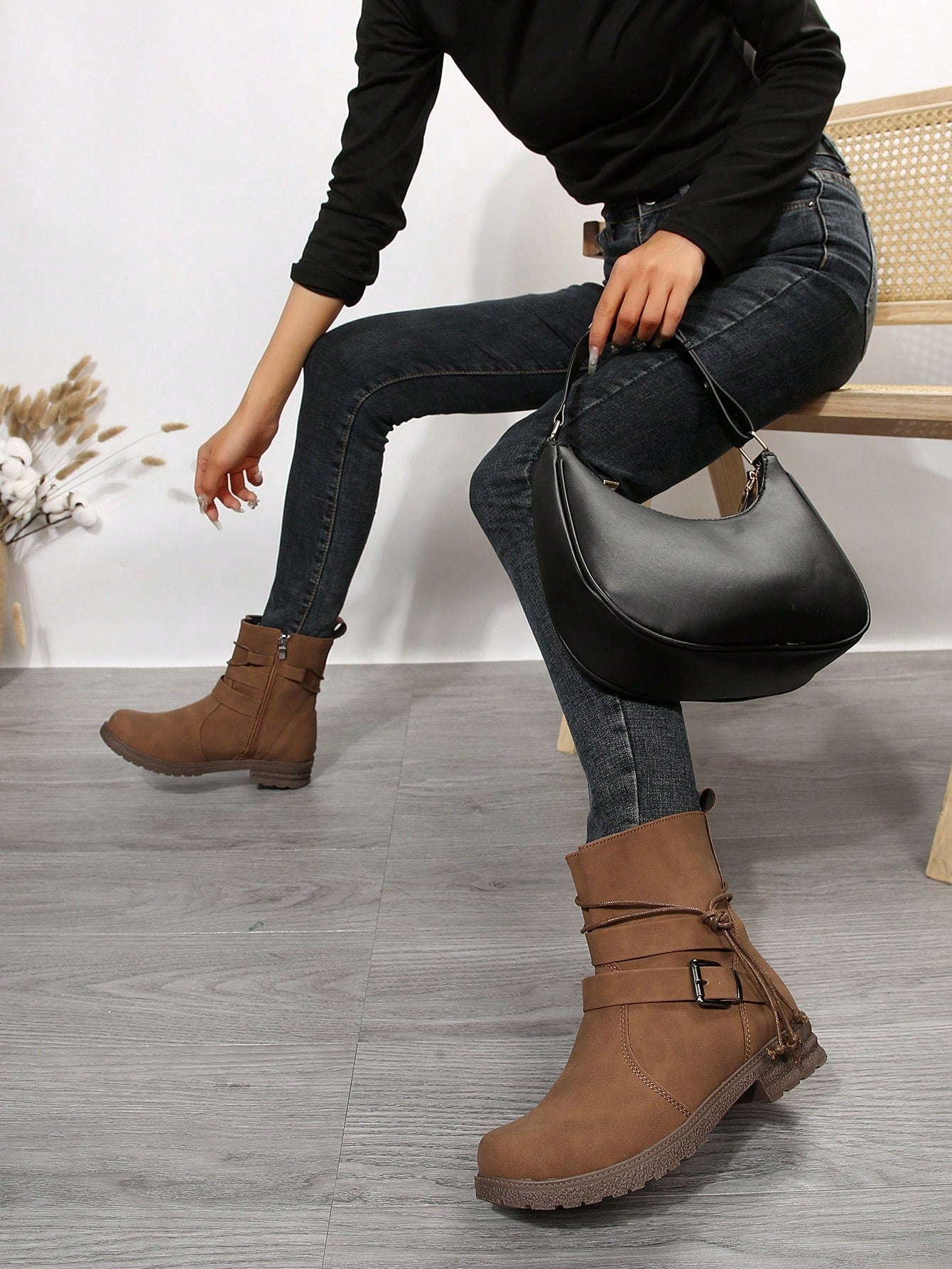 Fall/Winter Plus Size Women's Leather Round Toe Side Zipper Buckle Strap Chunky Heel Boots