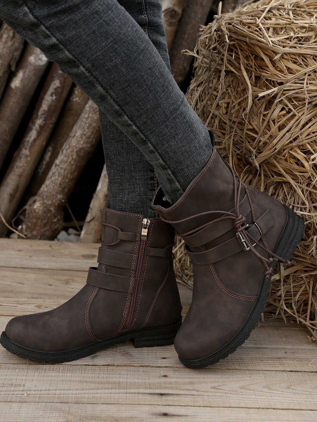 Fall/Winter Plus Size Women's Leather Round Toe Side Zipper Buckle Strap Chunky Heel Boots