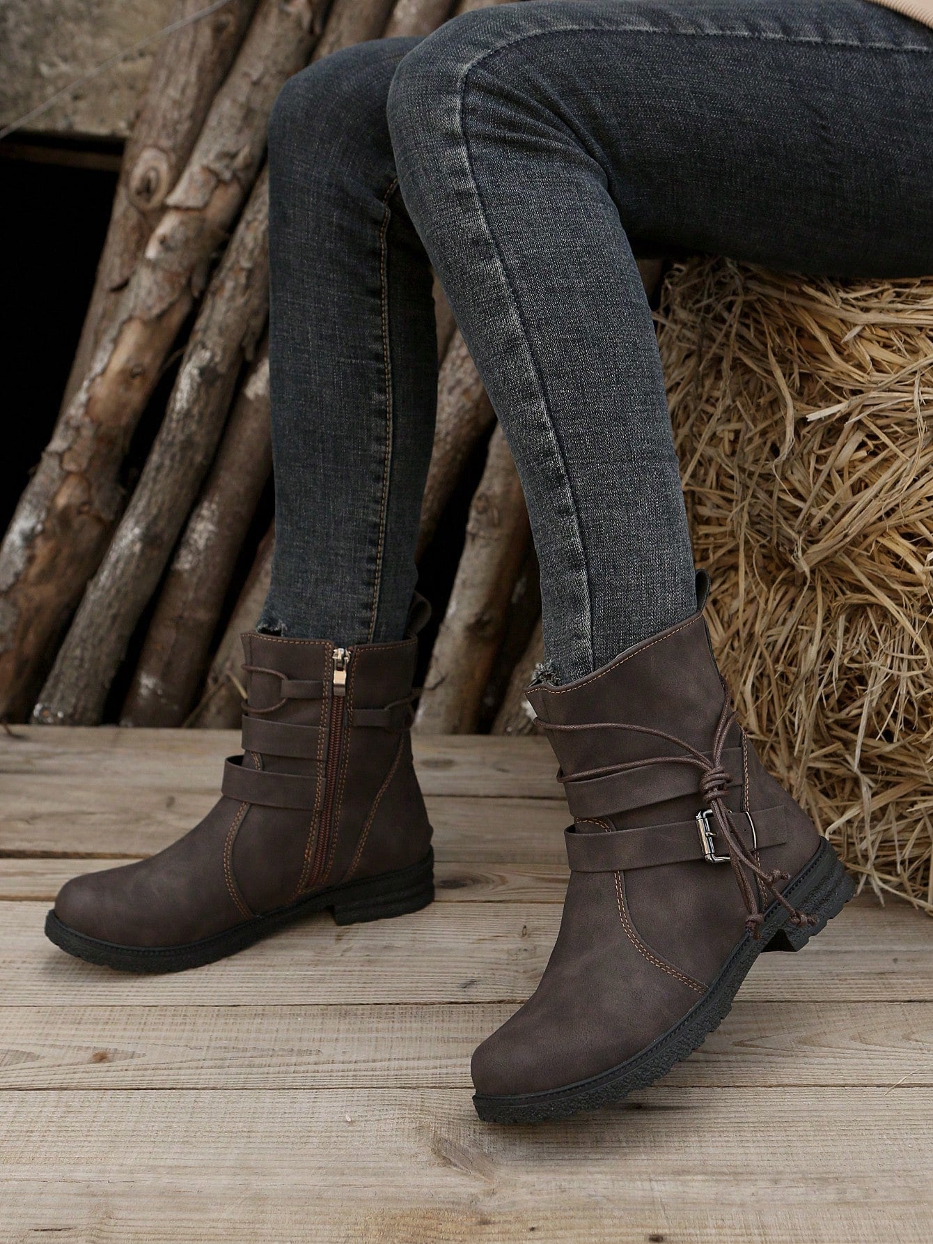 Fall/Winter Plus Size Women's Leather Round Toe Side Zipper Buckle Strap Chunky Heel Boots