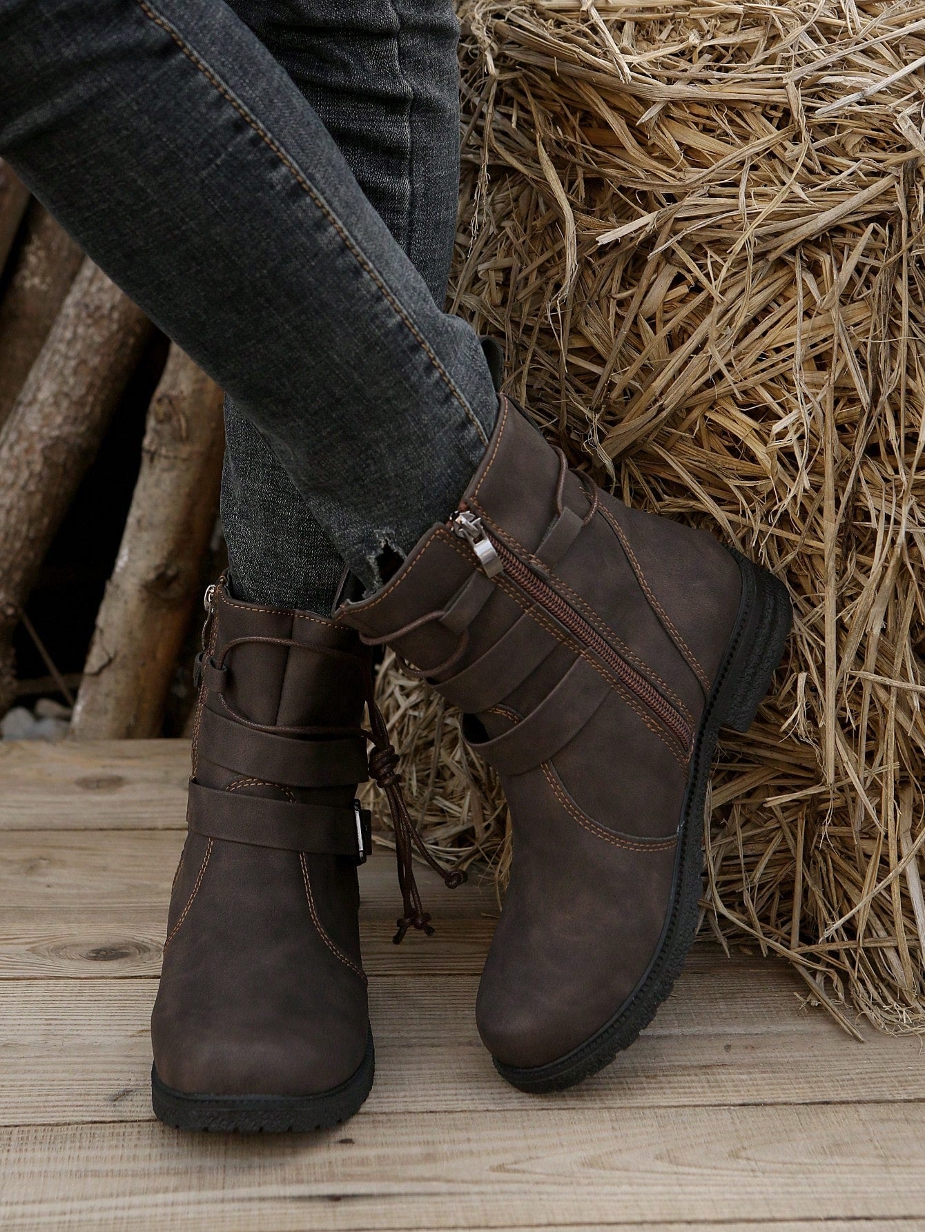 Fall/Winter Plus Size Women's Leather Round Toe Side Zipper Buckle Strap Chunky Heel Boots
