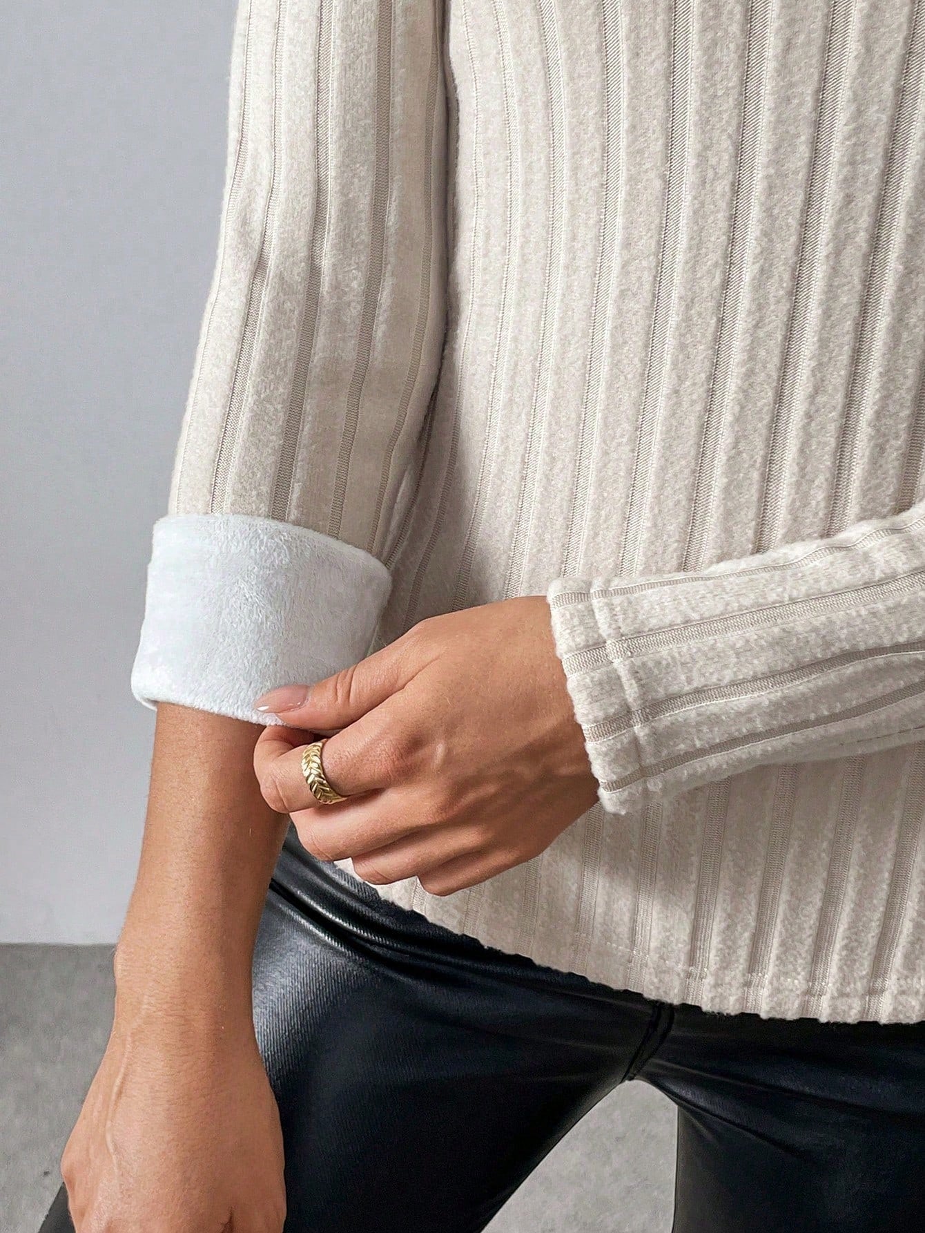 Ribbed Knit Thermal Lined Turtleneck Long Sleeve Top
