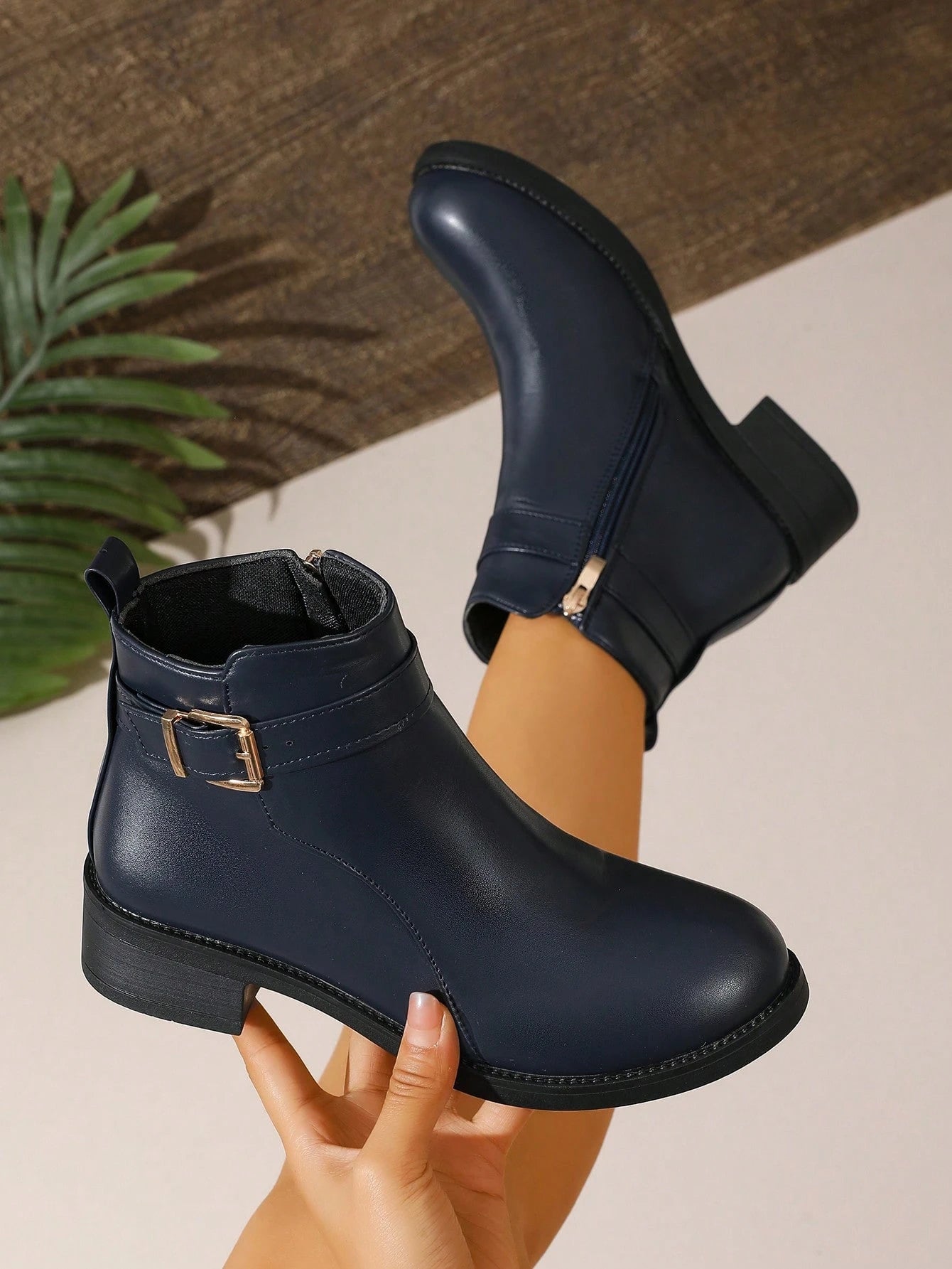 Women's Autumn/Winter Leather-Textured Boots, Side Zipper For Easy On/Off, Chunky Heel Comfortable Wear, Warm Lining, Versatile For Commute, Work, Outings, Elegant & Classy British Style Ankle Boots