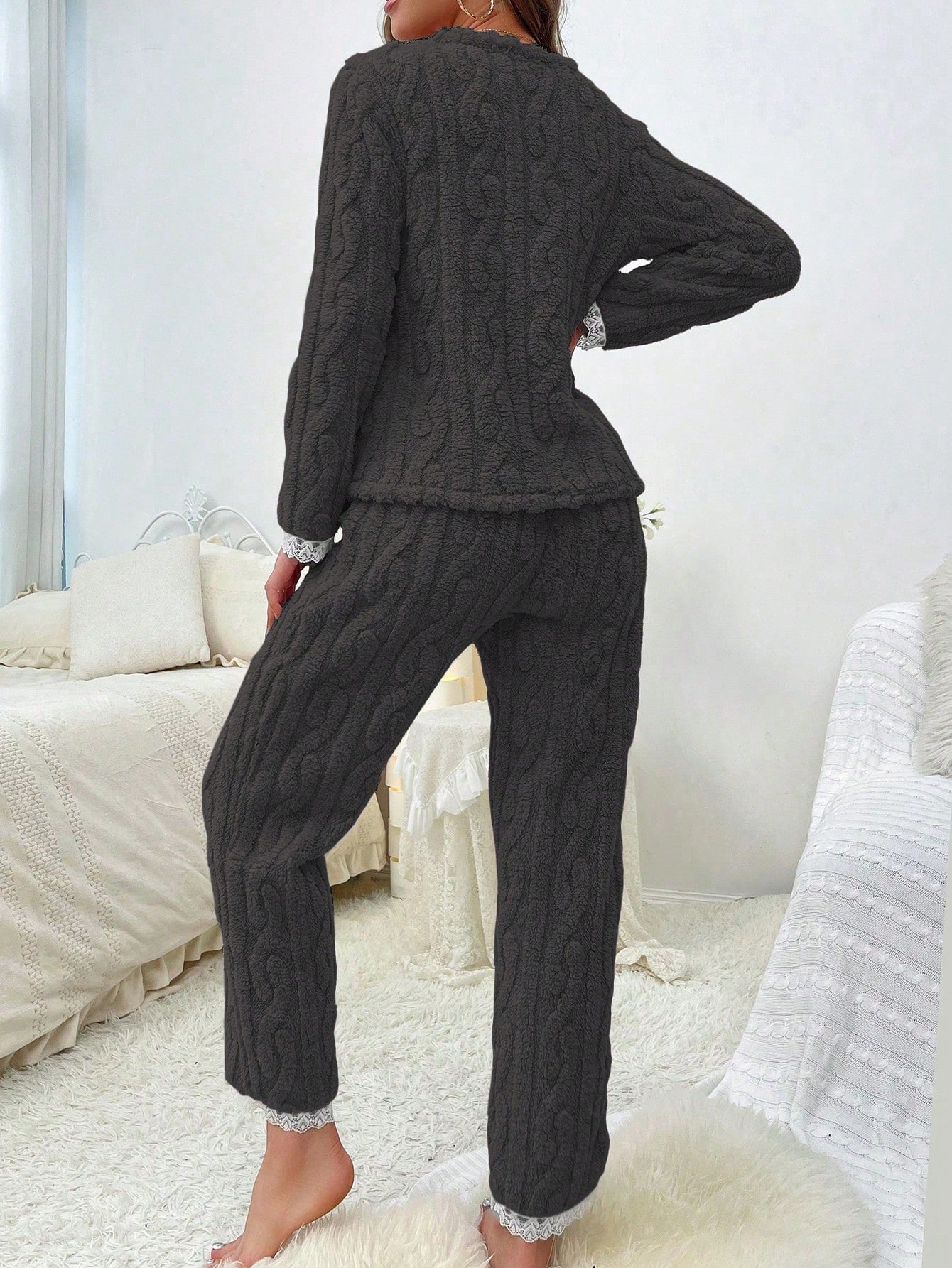 Women's Coral Fleece Solid Color Lace Trim Thick Casual Pajama Set
