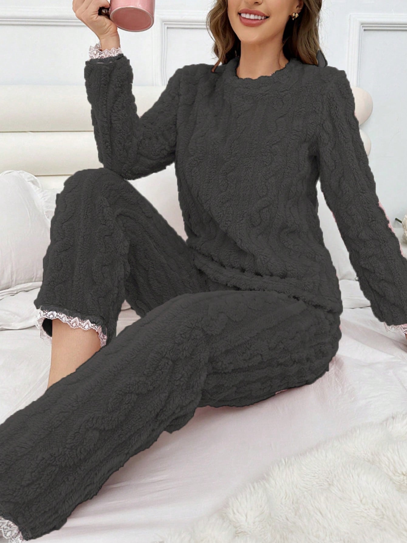 Women's Coral Fleece Solid Color Lace Trim Thick Casual Pajama Set