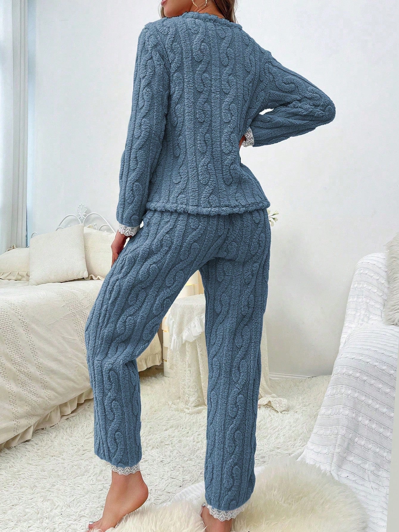 Women's Coral Fleece Solid Color Lace Trim Thick Casual Pajama Set