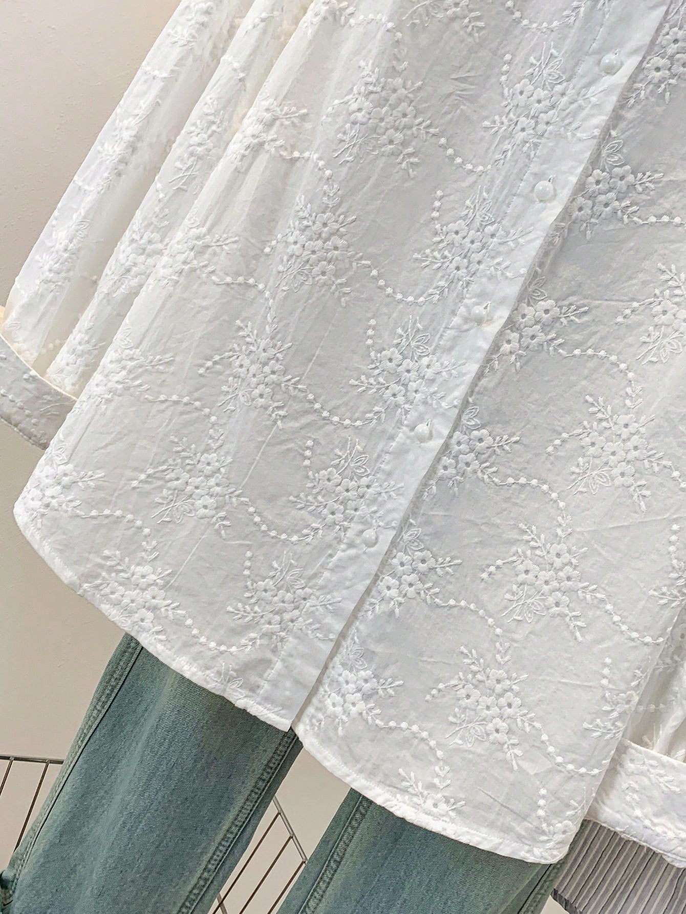 Women's Solid Color Long Sleeve Shirt With Floral Embroidery