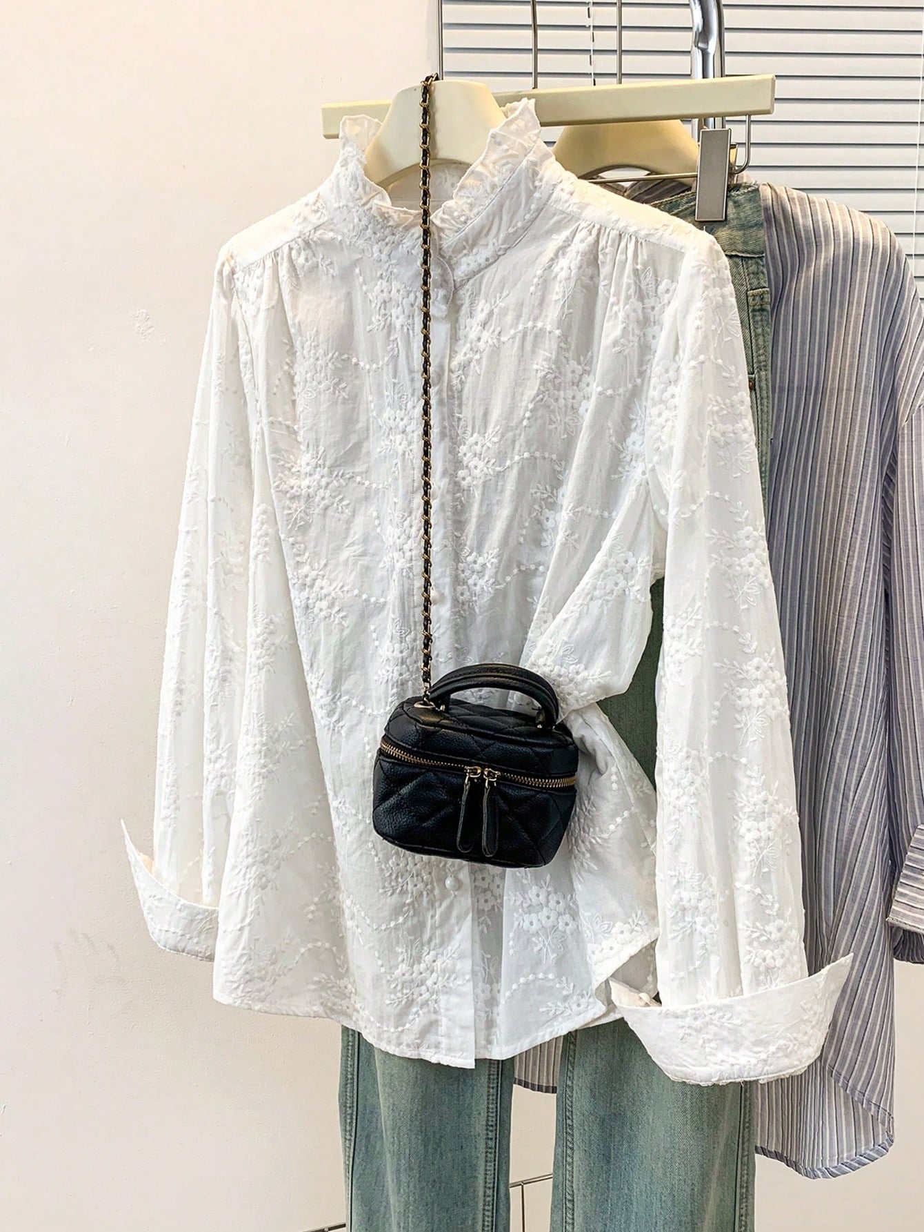 Women's Solid Color Long Sleeve Shirt With Floral Embroidery
